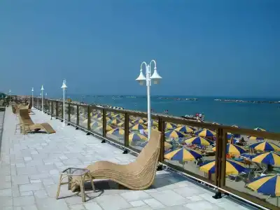Grand Azzurra Club - 6
