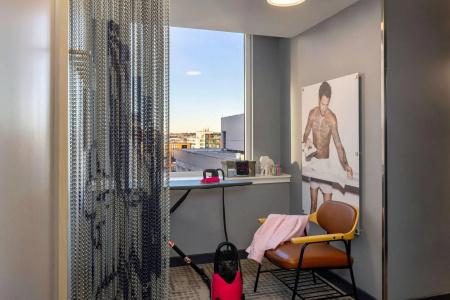 Moxy Washington DC Downtown - 6
