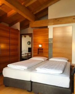 SIMPLE but EXCELLENT - 96