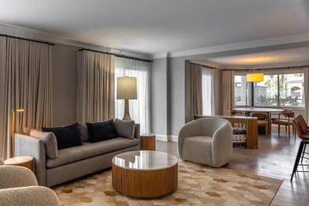 The Waterfront Beach Resort, A Hilton - 284