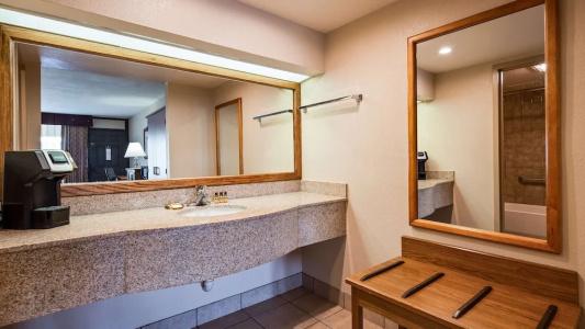 Best Western Plus Saddleback Inn and Conference Center - 45