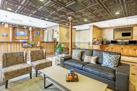 Days Inn by Wyndham Fort Lauderdale-Oakland Park Airport N - 1