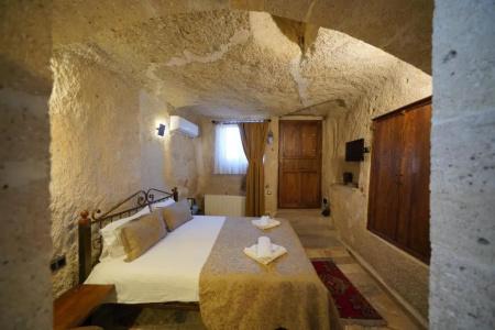 Emit Cave - 110