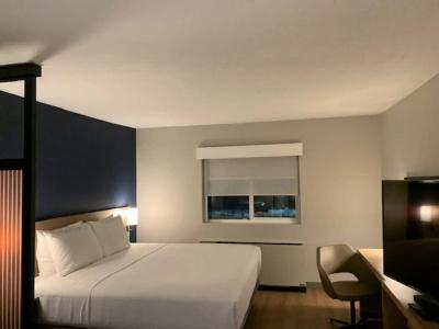 Hyatt Place - 4