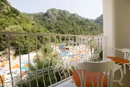 Mirage World - 13