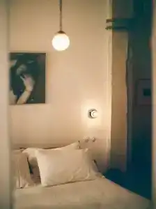 Mona. - 64