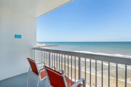 Comfort Inn & Suites Daytona Beach Oceanfront - 143