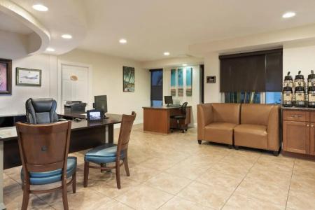 Coconut Cove All Suite - 21
