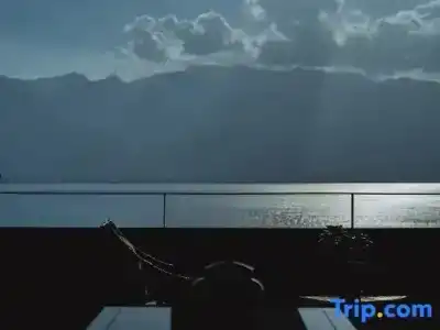 Erhai Lake Seclusive Life - 100