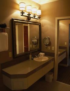 Pine Ridge Inn - 39