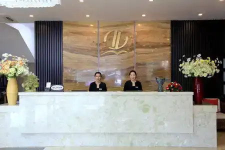 The Light & Spa - 25