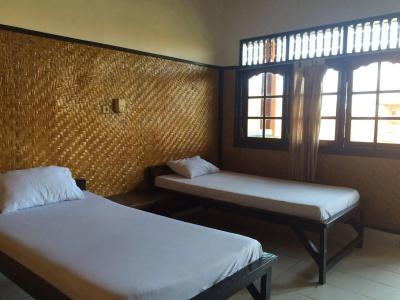 Suka Beach Inn - 39