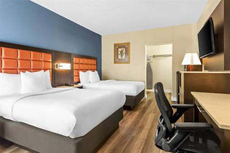 Quality Inn Airport - Cruise Port - 38