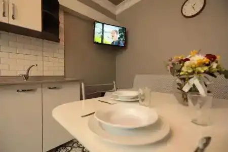 White Pearl Apart - 124