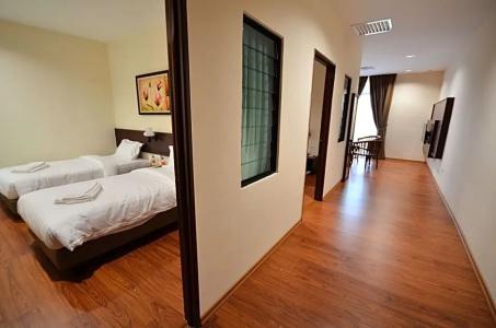 906 Riverside - 28