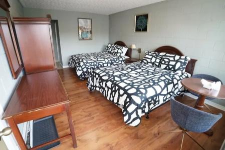 Falcon Inn - 105