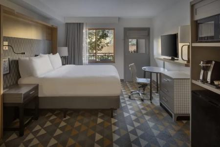 Holiday Inn, An Ihg - 76