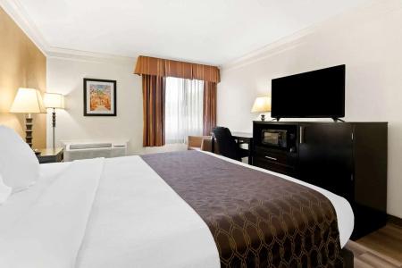 Best Western Riverside Inn - 36
