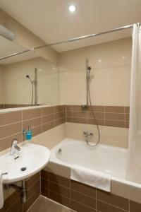 ApartAngel - 16