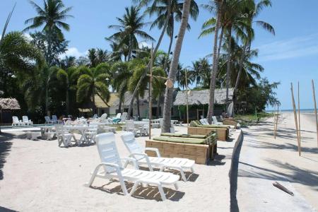 Lime & Soda Beachfront Resort - 19