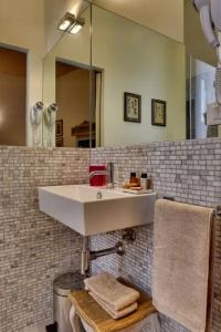 Casa Sotgiu Guest House - 52