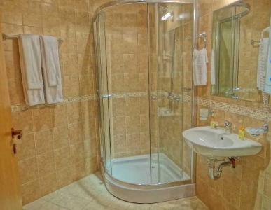 Grand Royale Apartment Complex & Spa - 17