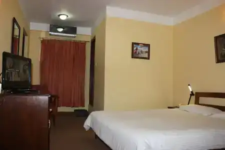 Royal Astoria - 38