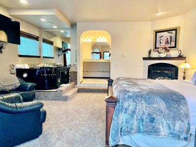 Breakers Boutique Inn - 123