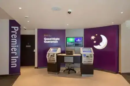 Premier Inn Hendon - The Hyde - 13