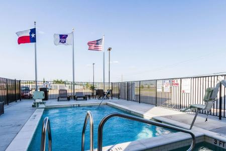 Sleep Inn & Suites - 9