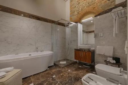 Donati Luxury Tower Suites - 233