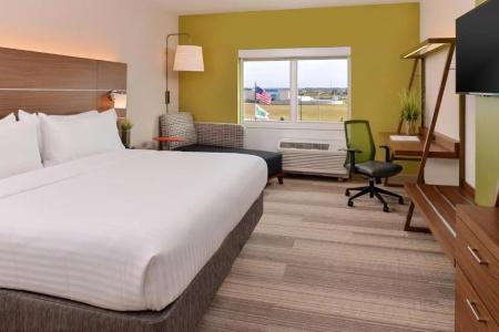 Holiday Inn Express & Suites - St. Petersburg - Madeira Beach, an IHG - 65
