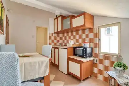 Elena - 45