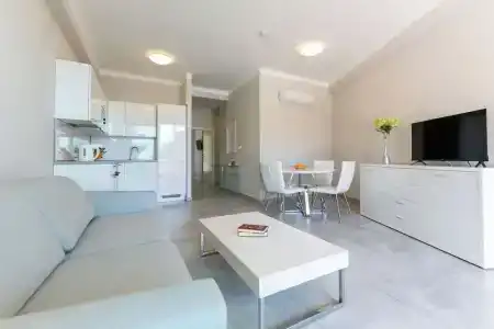 The Residence - 171