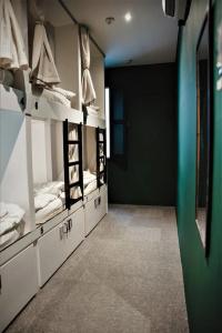 Wink Capsule Hostel @ Chinatown (SG Clean) - 59
