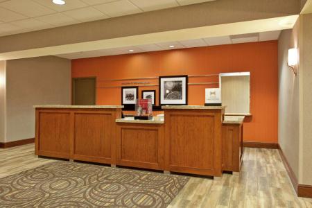 Hampton Inn & Suites Minneapolis St. Paul Airport - Mall of America - 1