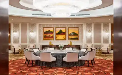 Sheraton Grand Danang Resort - 35
