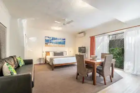 Byron Central - 87