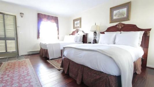 Hillwinds Inn - - 32