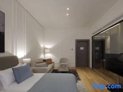 Boho Prague - Small Luxurys - 31