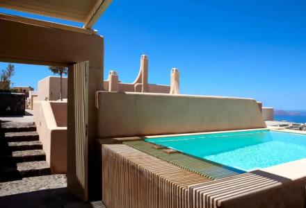 Voreina Gallery Suites - 12