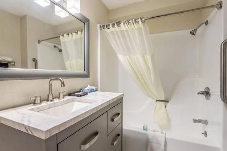 Quality Inn On the Strip - 65