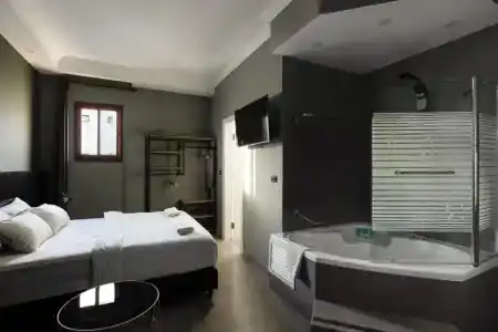 Residence Suites - 72