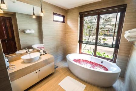 Triple Tree Beach Resort - 77