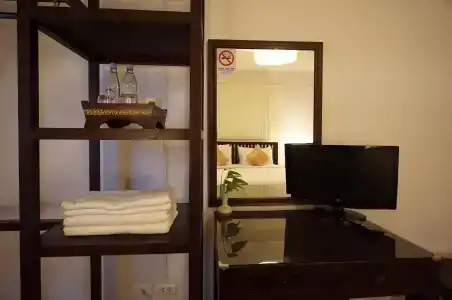 Yindee Stylish Guesthouse - 28