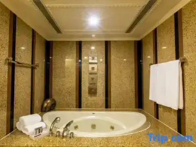 Renaissance Riverside Saigon - 150