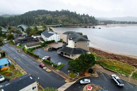 Siletz Bay Beachfront By Oyo - 42