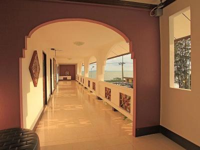 Ladawan Boutique - 7
