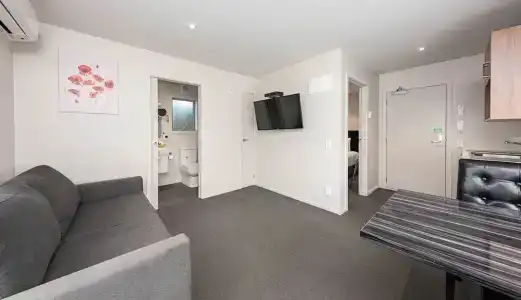 315 Riccarton - 26