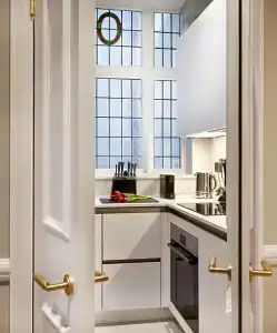 11 Cadogan Gardens & - 86